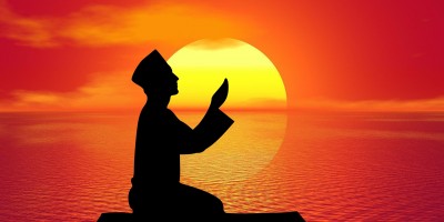 Reciting the Tashahhudin a Three-Rak`ahor a Four-Rak`ah Prayer