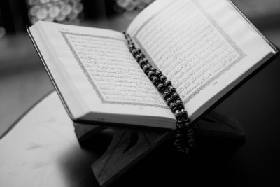 قراءة  الفاتحة  لحديث  العهد  بالإسلام  ولمن عجز  عن  العربية